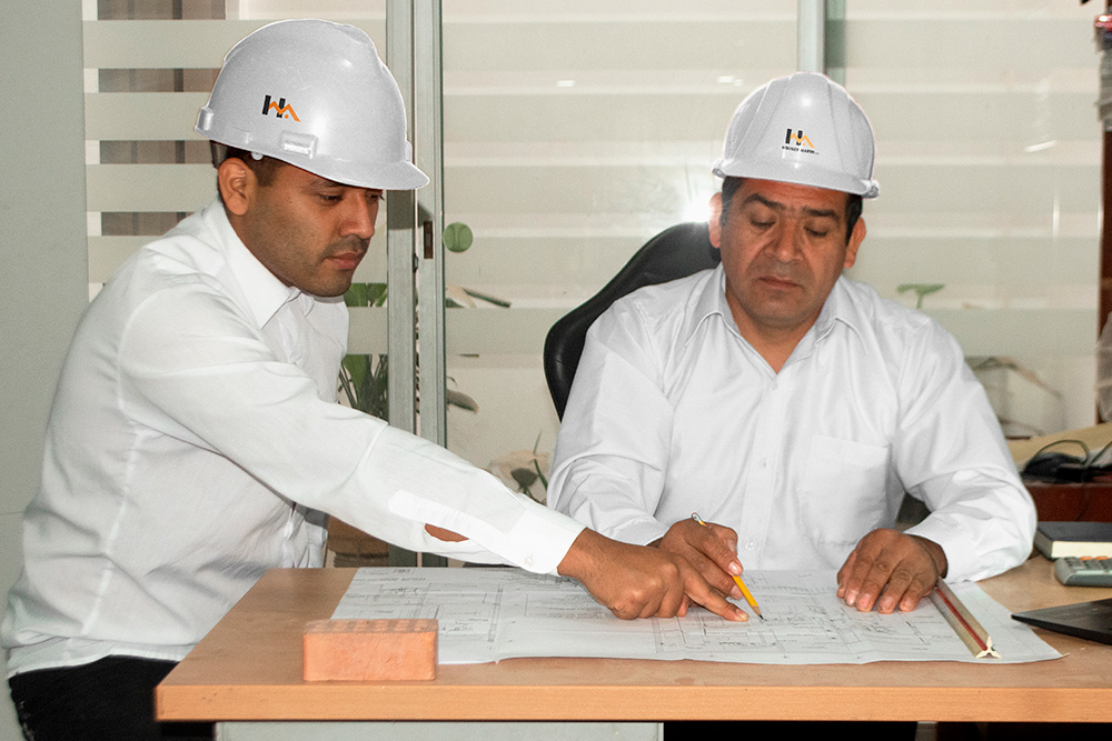 Arquitectos Realizando Planos